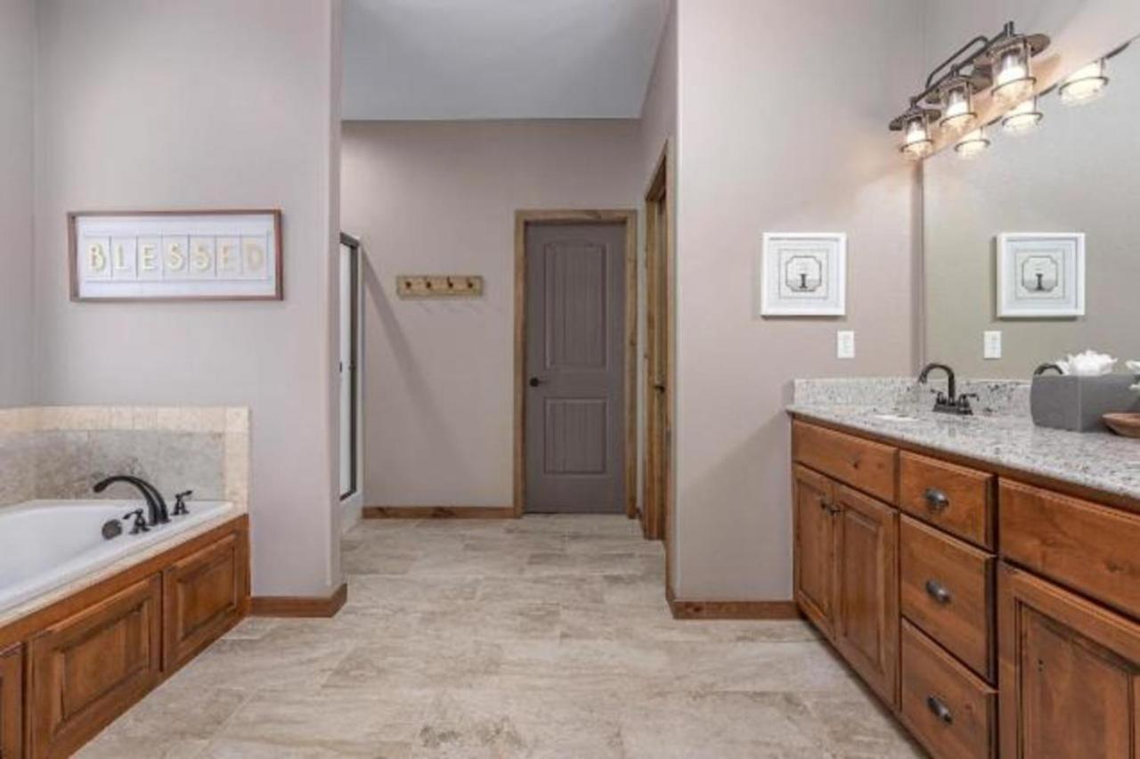 Spacious Home In Branson - 8 Bed, 6 Bath & Hot Tub Hollister Exterior foto